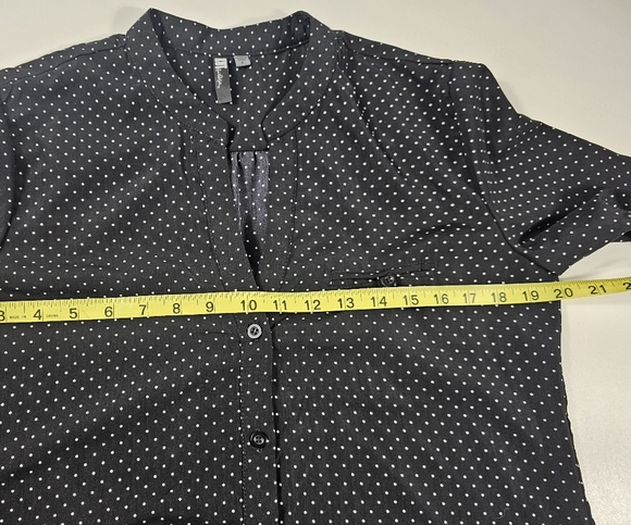 From The Kloth Jasmine Polka Dot Blouse Black/White S ROLL TAB SLEEVE career - Picture 6 of 7